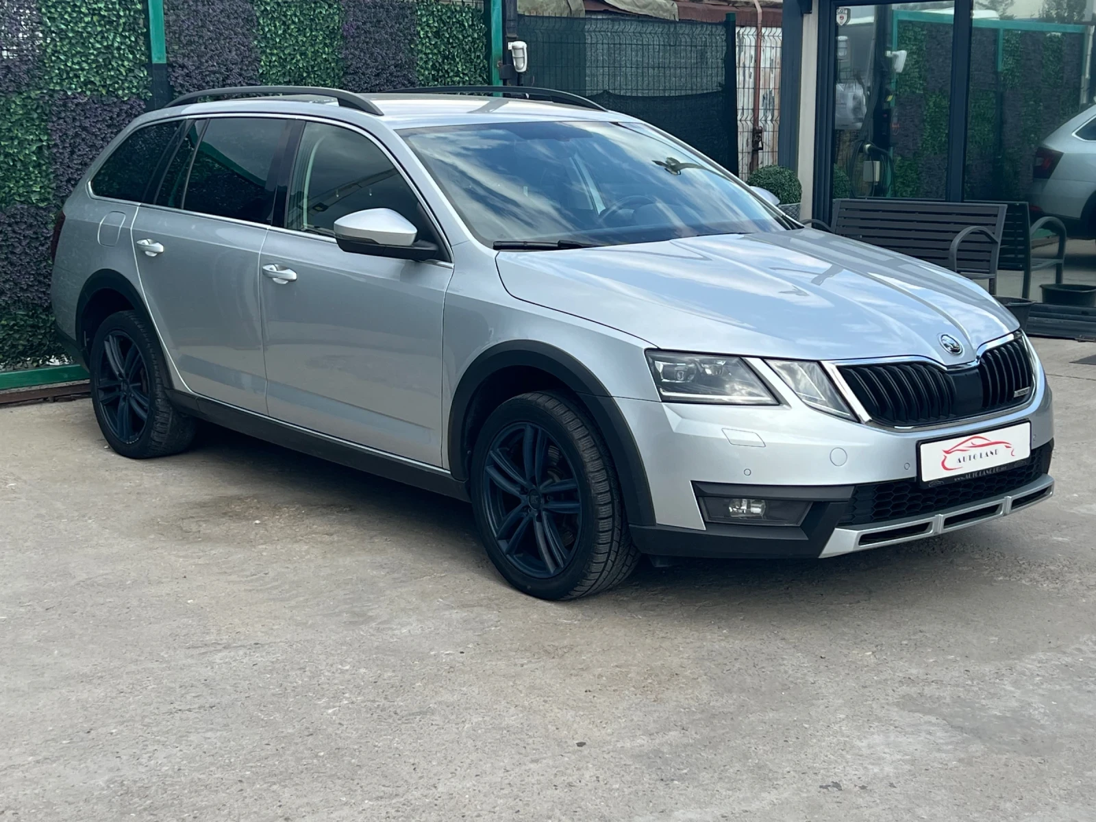 Skoda Octavia SCOUT/4X4/LED/NAVI/AVTOMAT/СОБСТВЕН ЛИЗИНГ - изображение 2