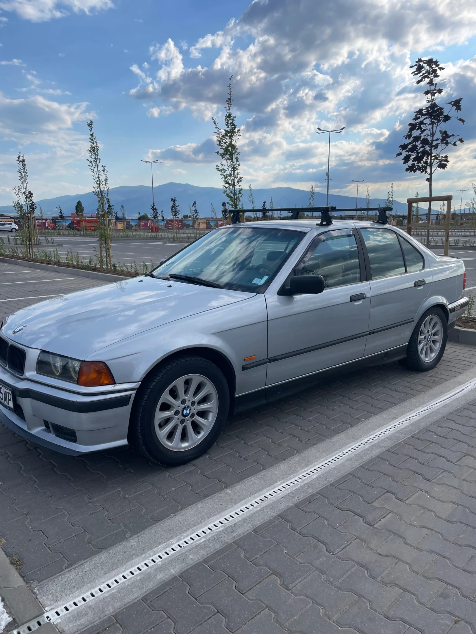 BMW 318  - изображение 2