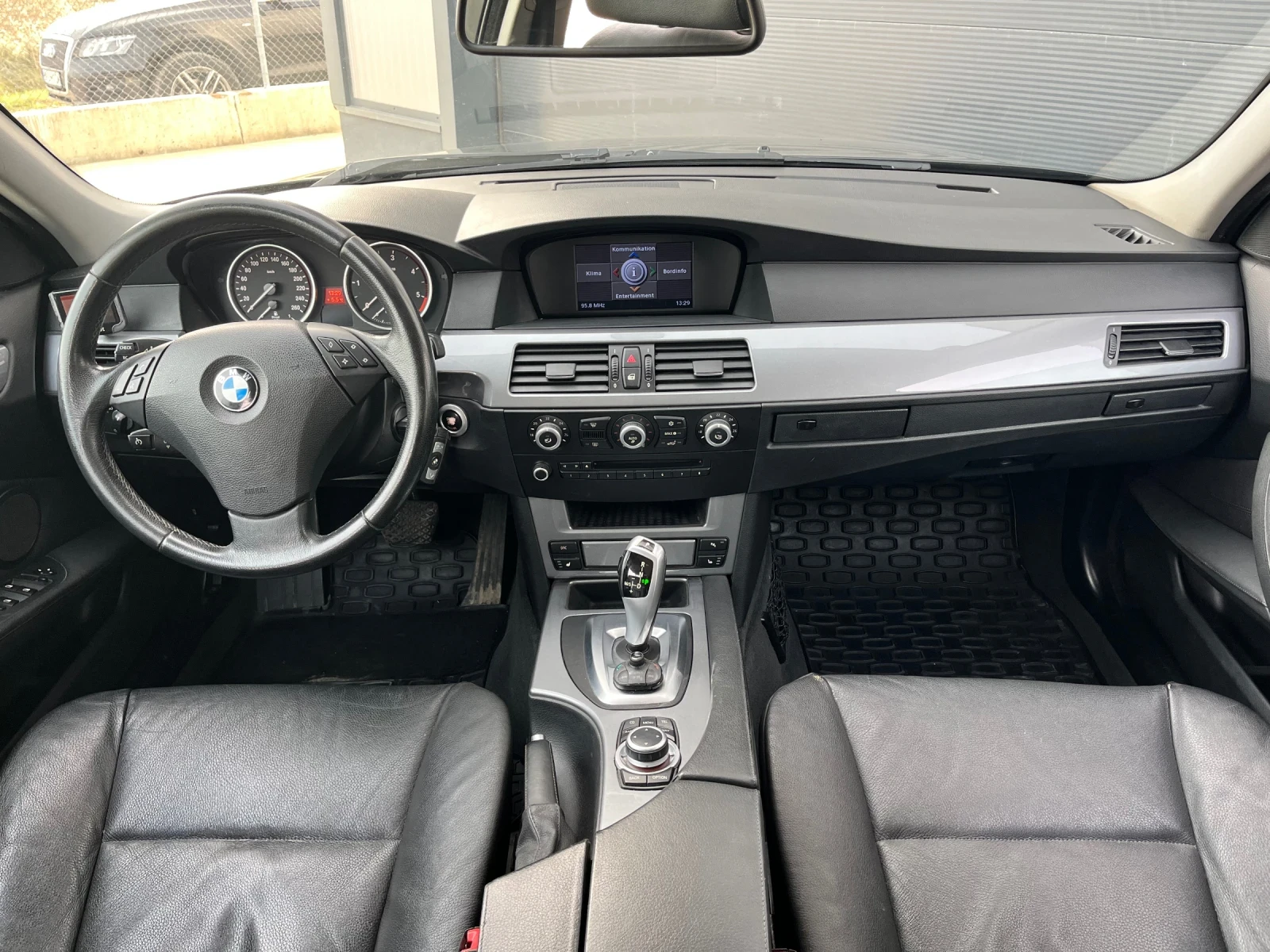 BMW 520 201000 км - изображение 9