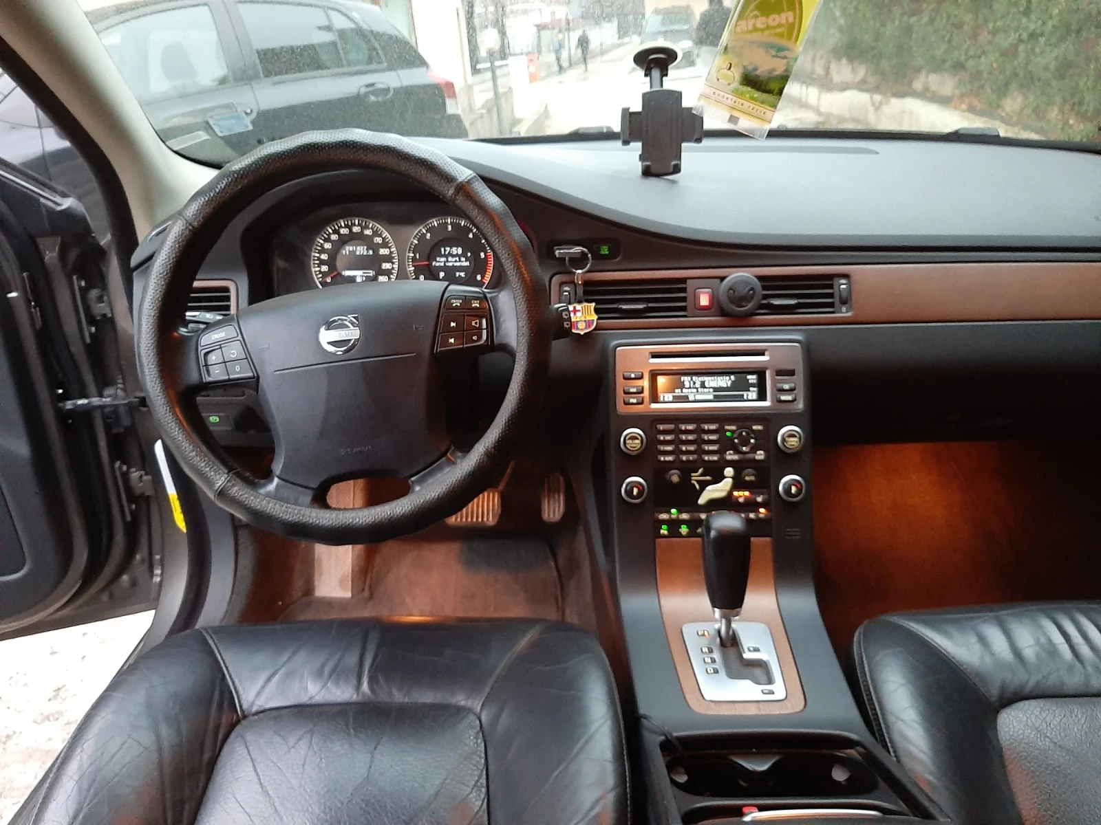 Volvo Xc70, снимка 14 - Автомобили и джипове - 53938554