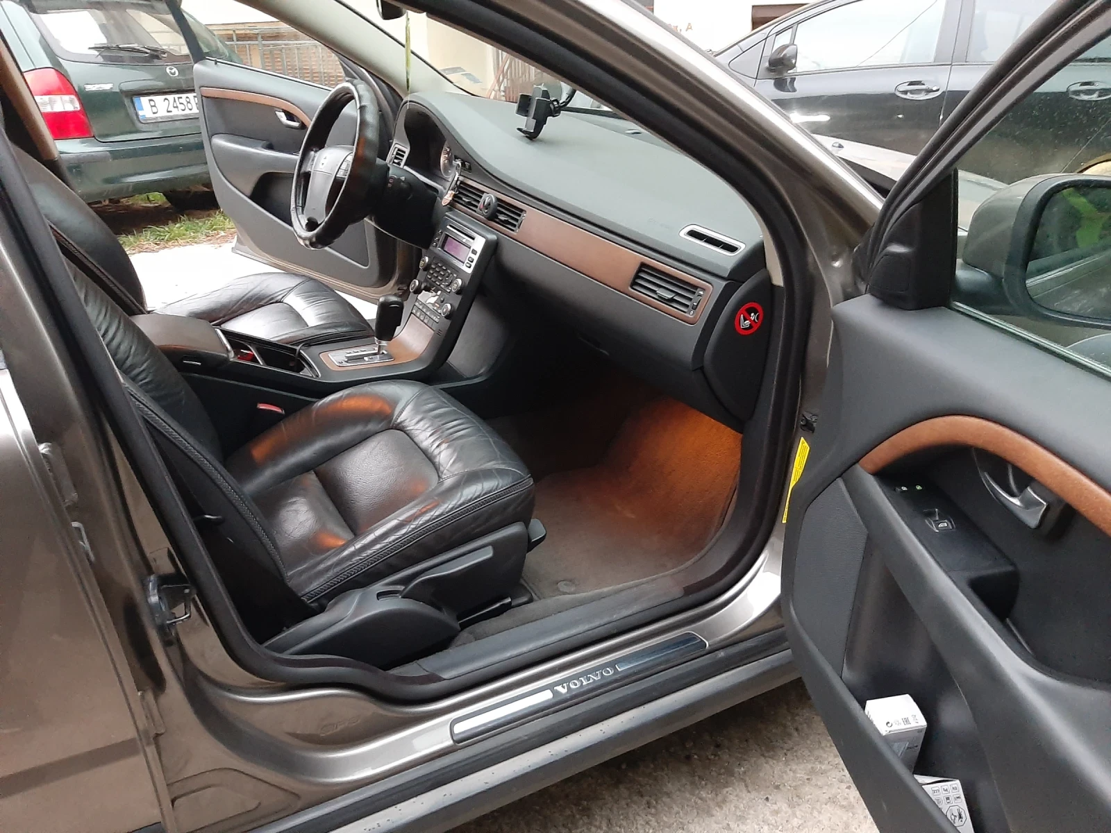 Volvo Xc70, снимка 13 - Автомобили и джипове - 53938554