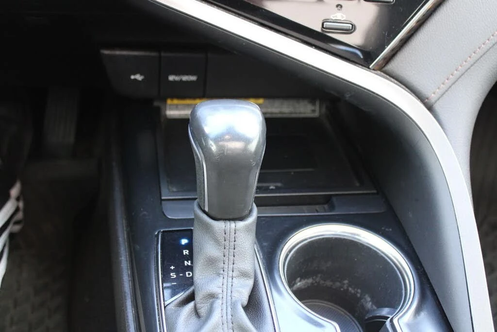 Toyota Camry XLE* FWD* АвтоКредит* (ЦЕНА ДО БГ), снимка 11 - Автомобили и джипове - 54069915