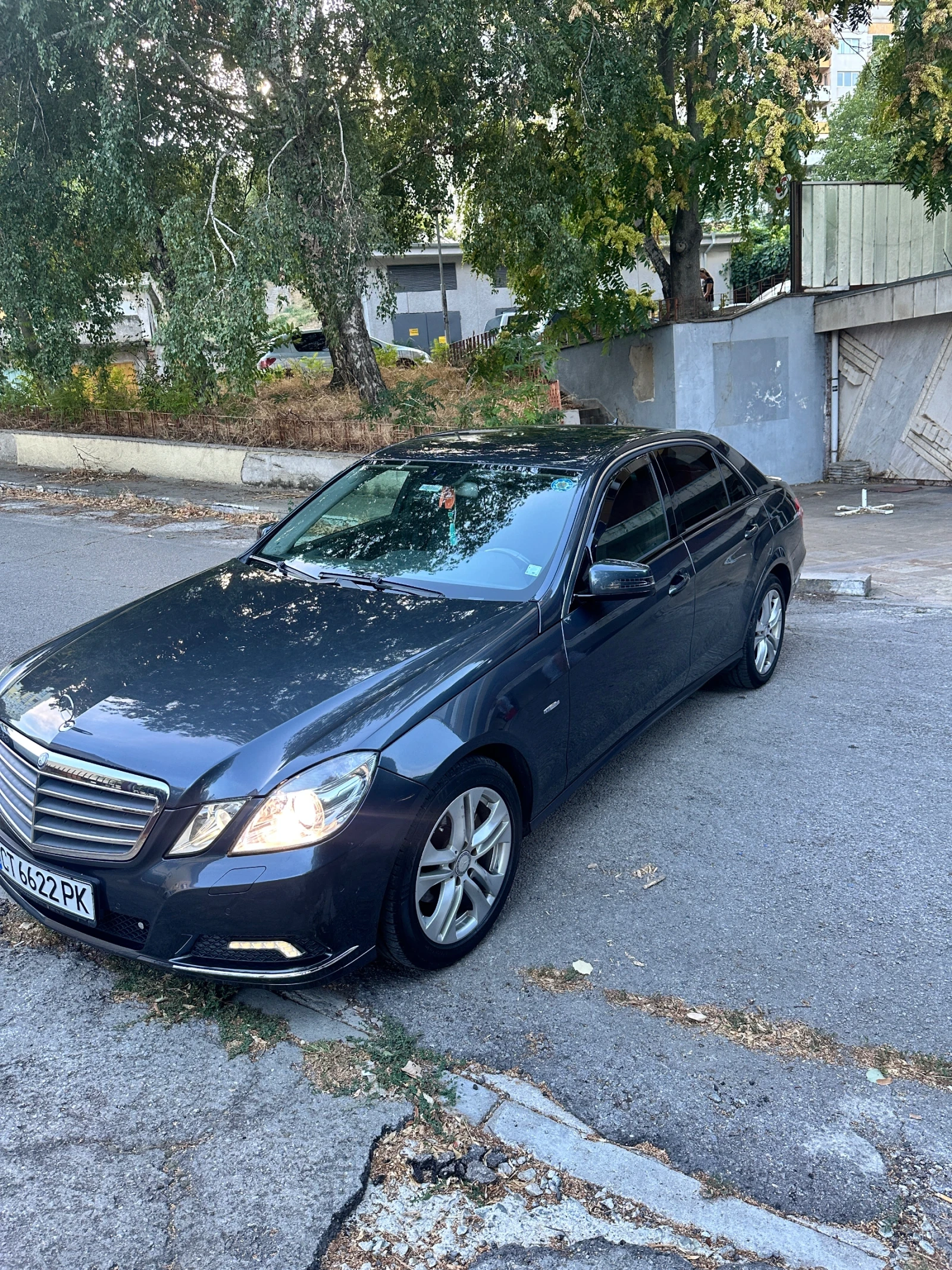 Mercedes-Benz E 200 Avantgarde, снимка 3 - Автомобили и джипове - 54152351
