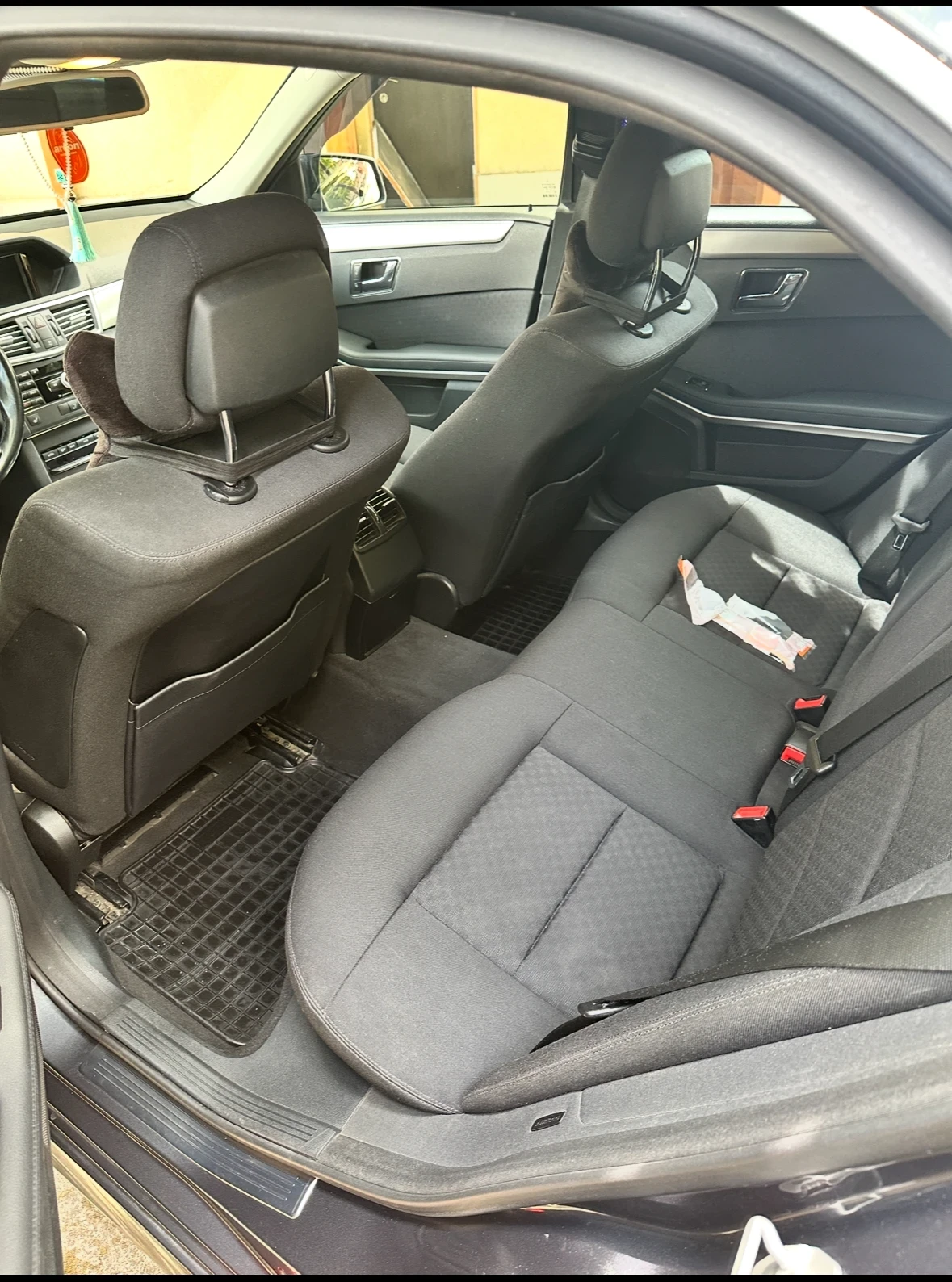 Mercedes-Benz E 200, снимка 6 - Автомобили и джипове - 54152351