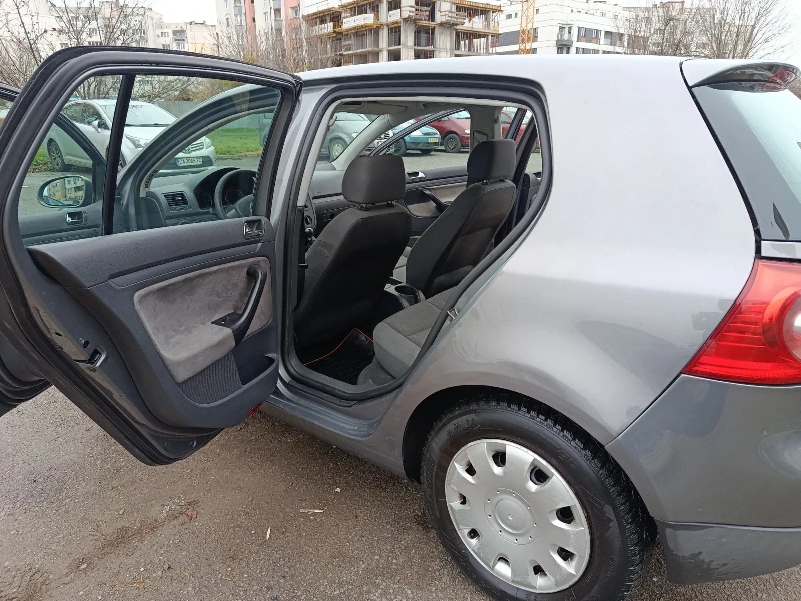VW Golf 5, снимка 11 - Автомобили и джипове - 54272970