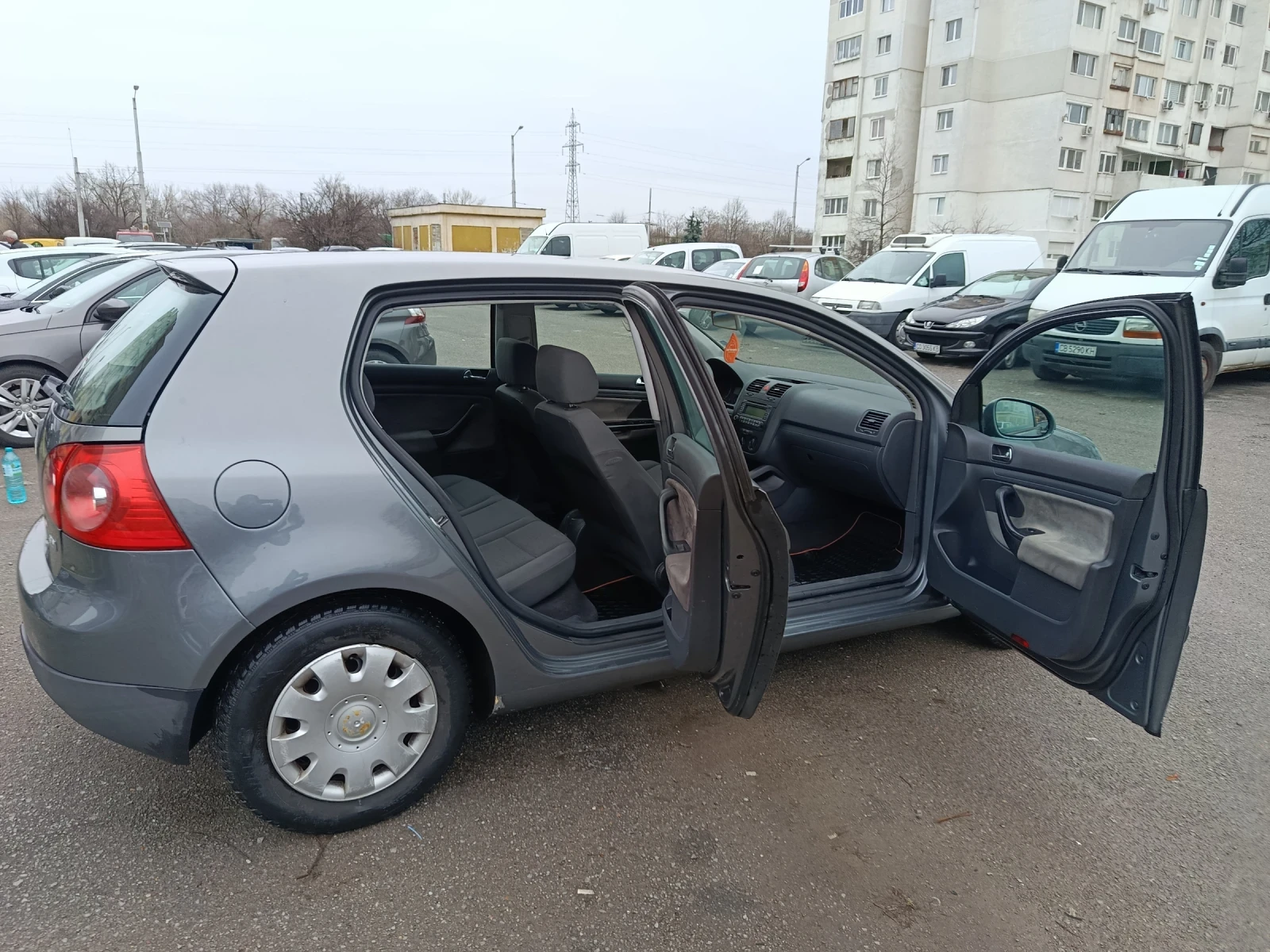 VW Golf 5, снимка 10 - Автомобили и джипове - 54272970
