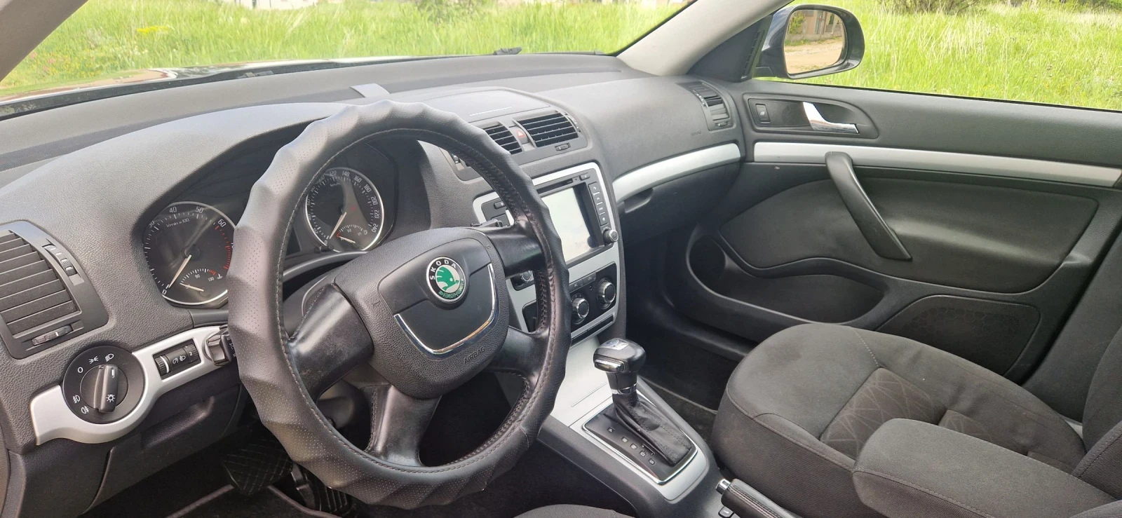Skoda Octavia Бензин + Газ, снимка 6 - Автомобили и джипове - 54483572