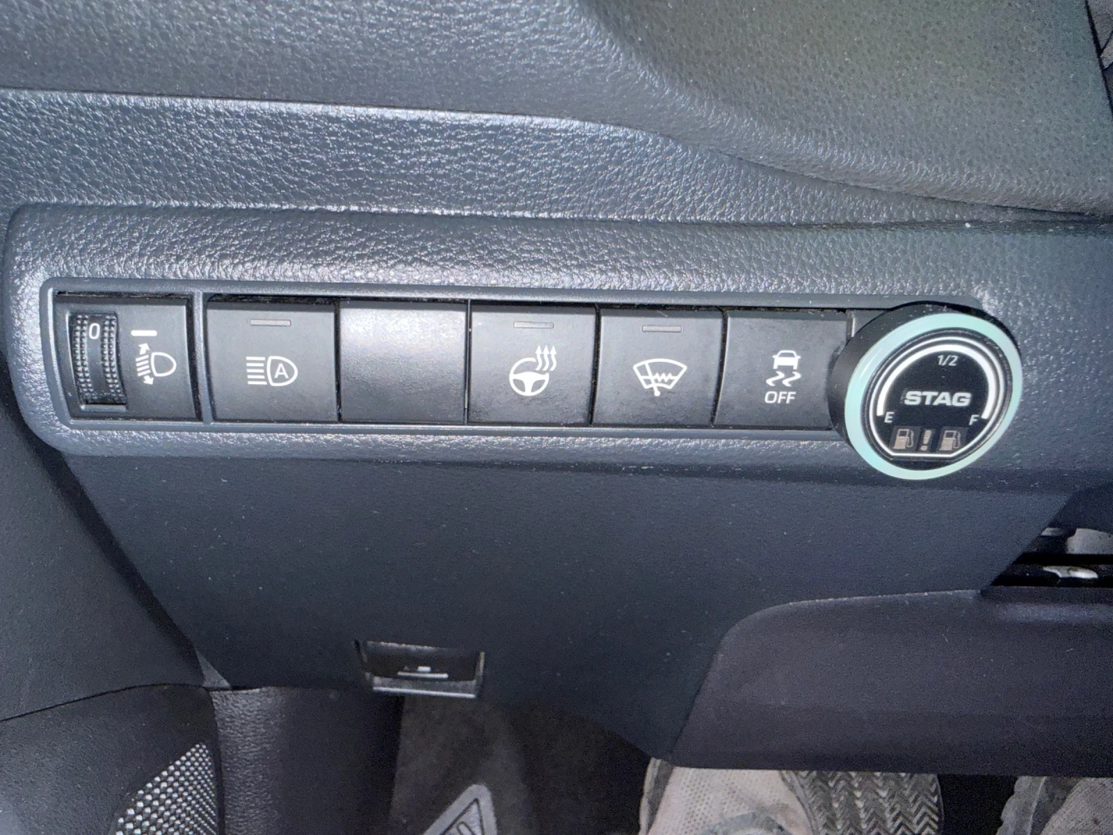 Suzuki Swace 1.8/hybrid/gaz/ful /36000km., снимка 13 - Автомобили и джипове - 55382574