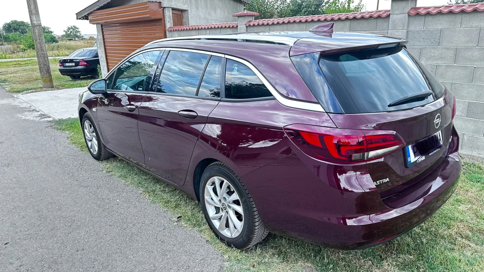 Opel Astra Sport Tourer, снимка 4 - Автомобили и джипове - 55790959
