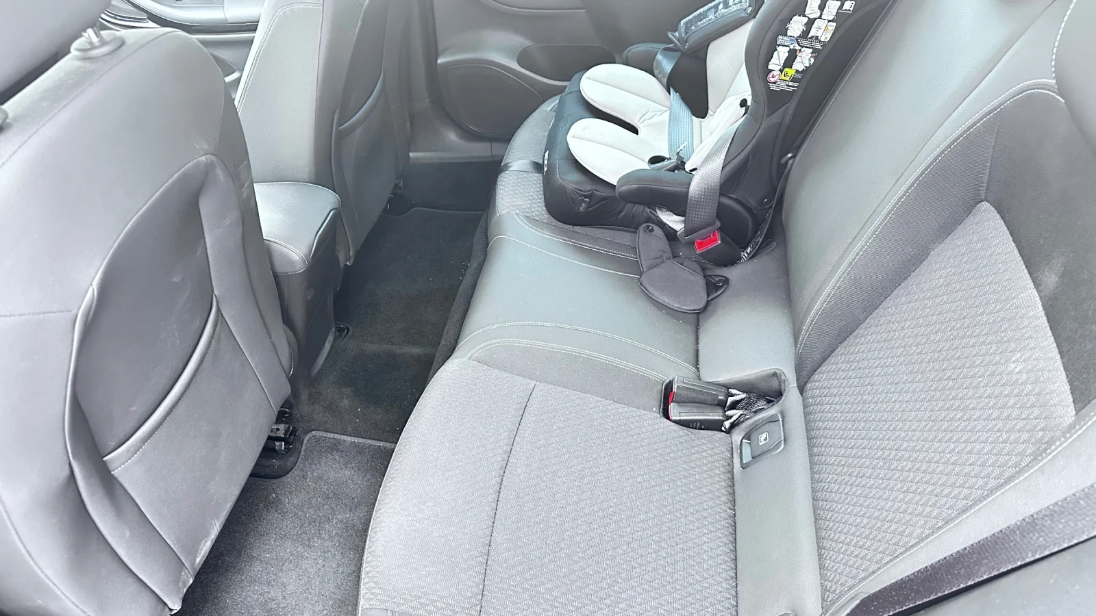 Opel Astra Sport Tourer, снимка 12 - Автомобили и джипове - 55790959