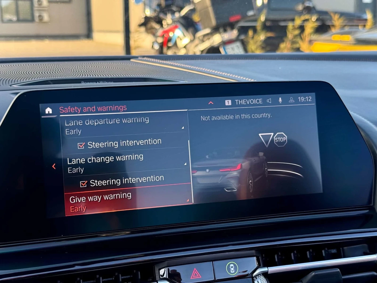 BMW 840 Full Crystal laser light цена при бартер 55к , снимка 13 - Автомобили и джипове - 56249081