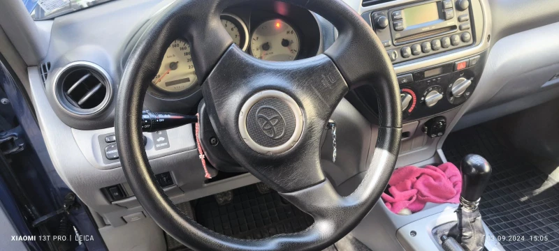 Toyota Rav4, снимка 6 - Автомобили и джипове - 47651141