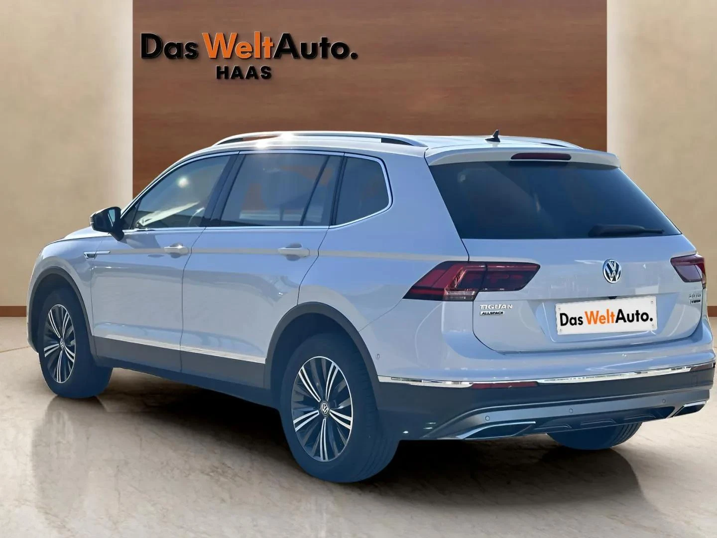 VW Tiguan Allspace 7Местен Elegance 2.0 Tsi 180hp 4Motion - изображение 2