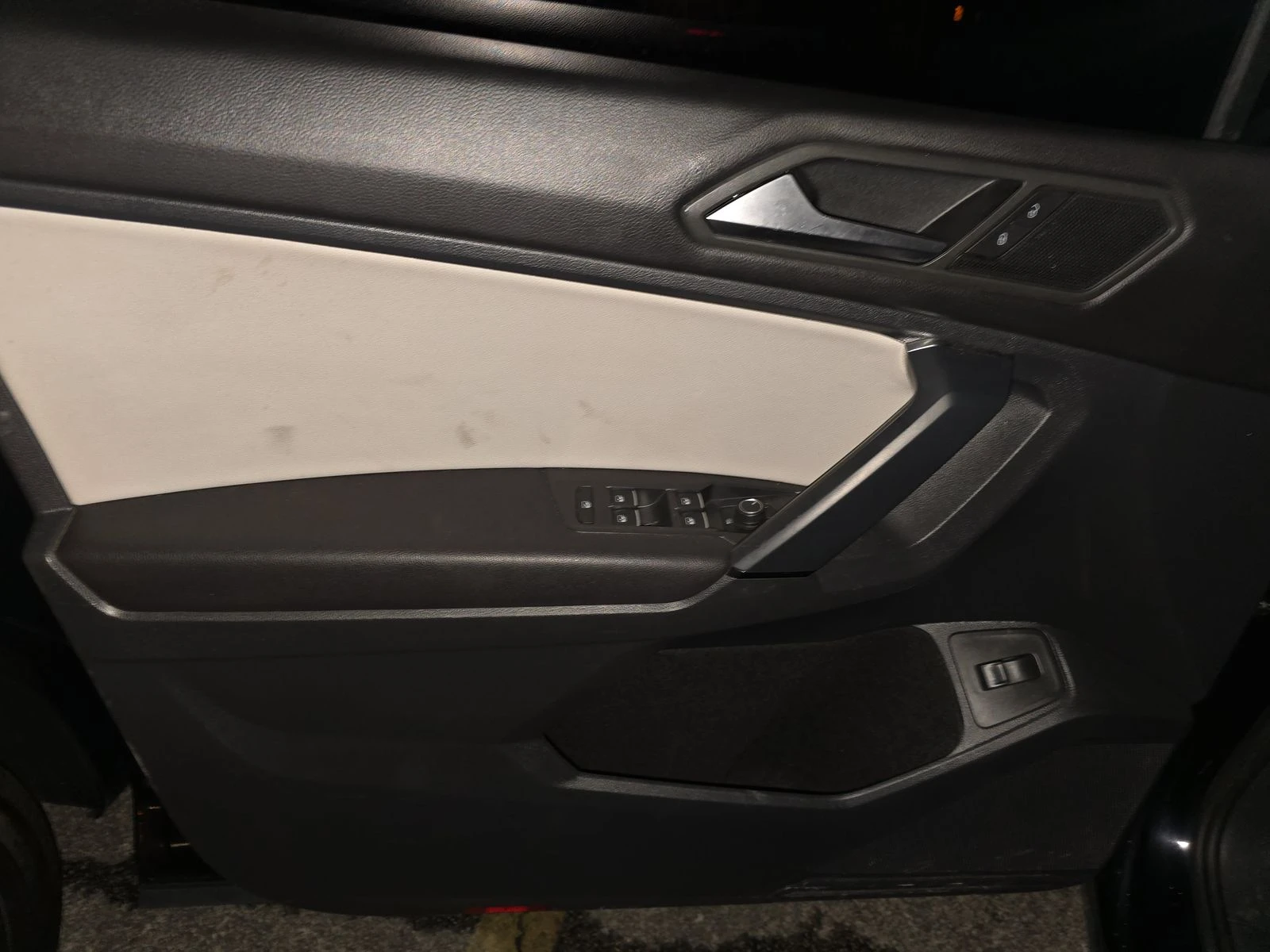 VW Tiguan SEL Jet Black R-Line, снимка 13 - Автомобили и джипове - 53712842