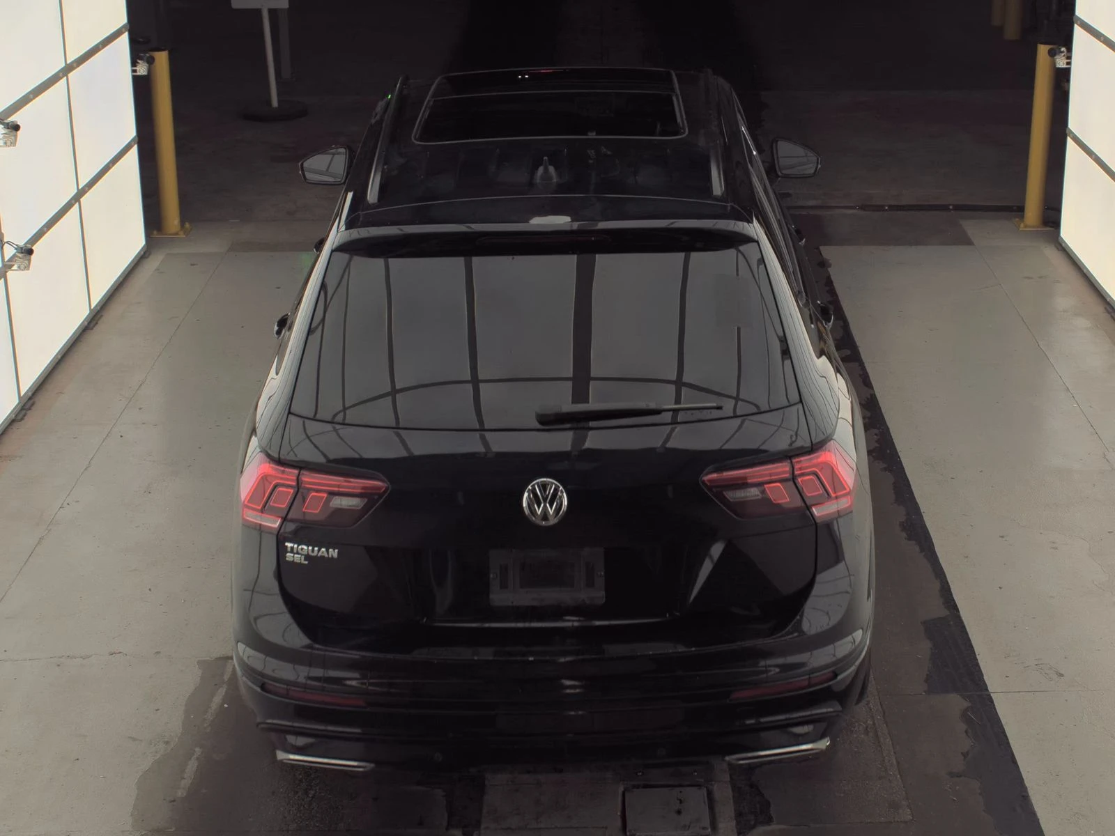 VW Tiguan SEL Jet Black R-Line, снимка 7 - Автомобили и джипове - 53712842