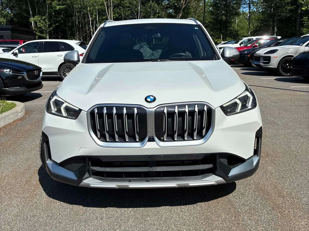 BMW X1 xDrive28i/360/ПАНОРАМА/ПОДГРЕВИ/ВТОРИ ГУМИ, снимка 2 - Автомобили и джипове - 55106113