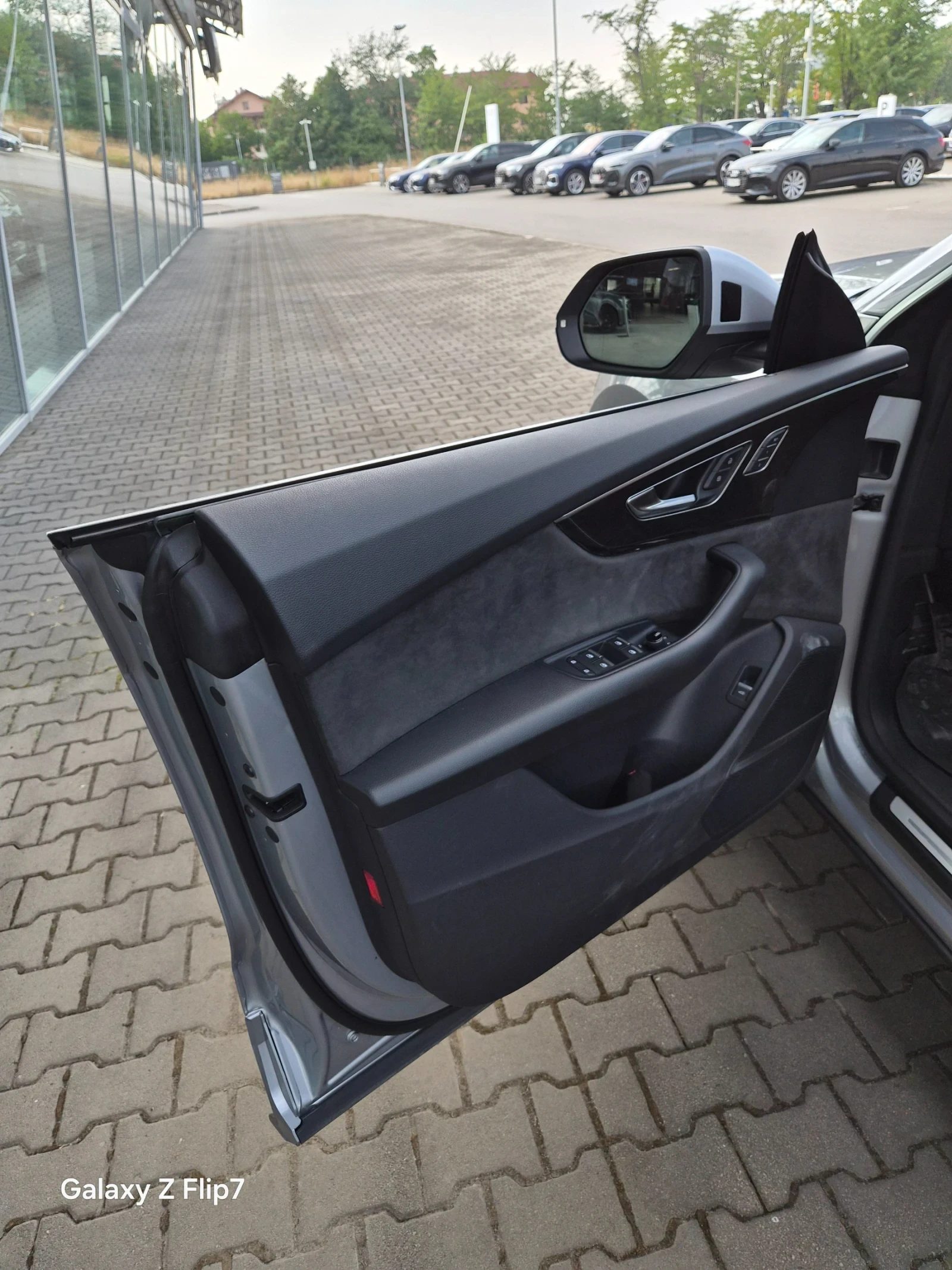 Audi Q8, снимка 8 - Автомобили и джипове - 55905105