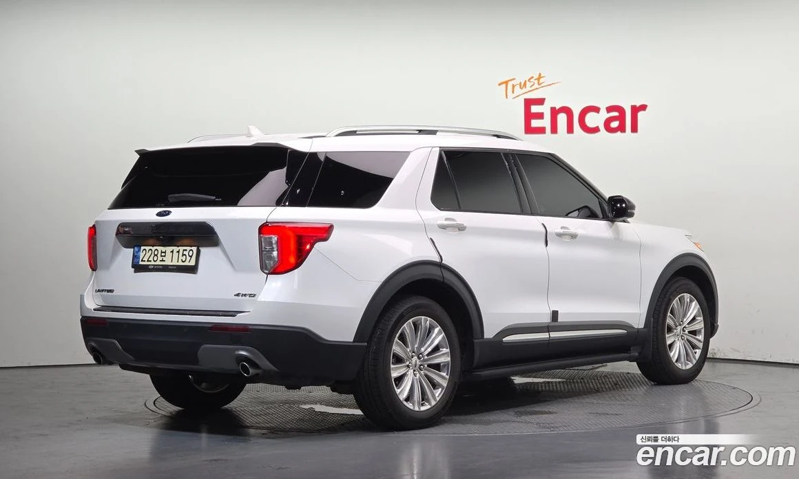 Ford Explorer 2.3 LimIted 4WD, снимка 2 - Автомобили и джипове - 55907639