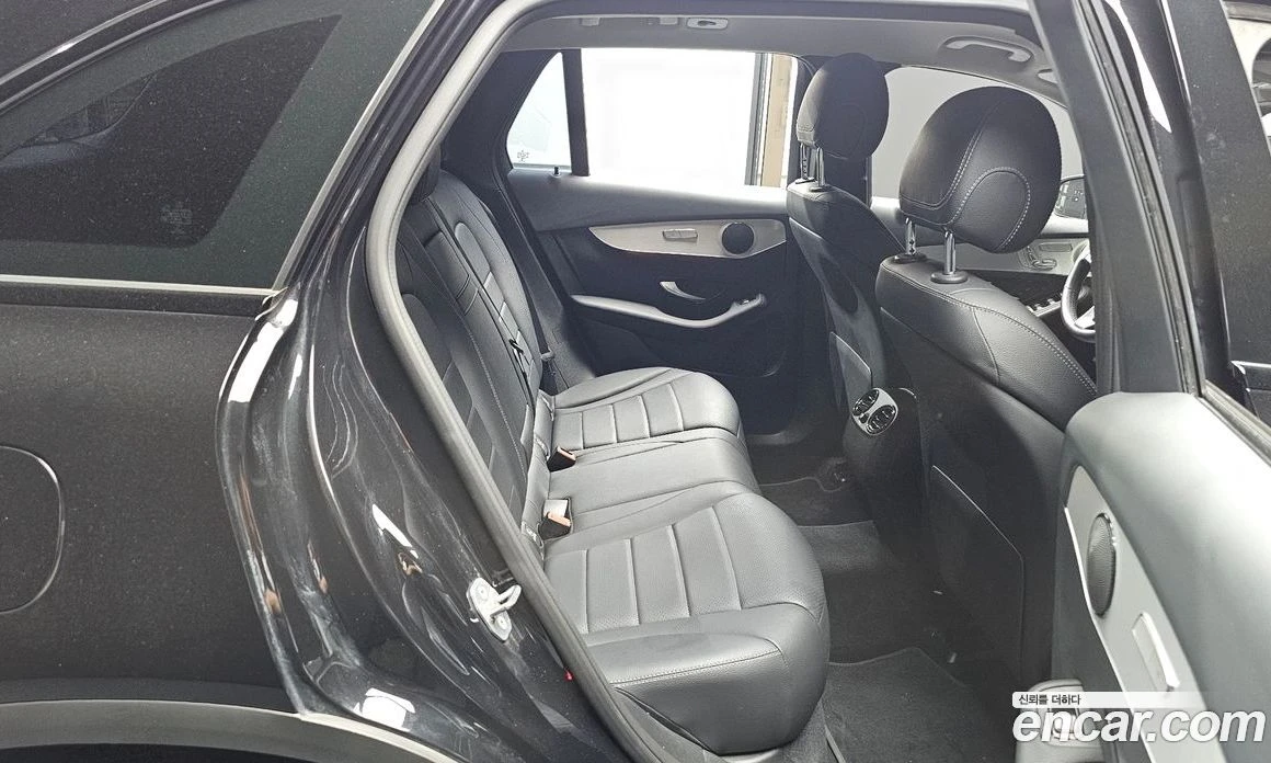 Mercedes-Benz GLC GLC350e 4MATIC, снимка 11 - Автомобили и джипове - 56117354