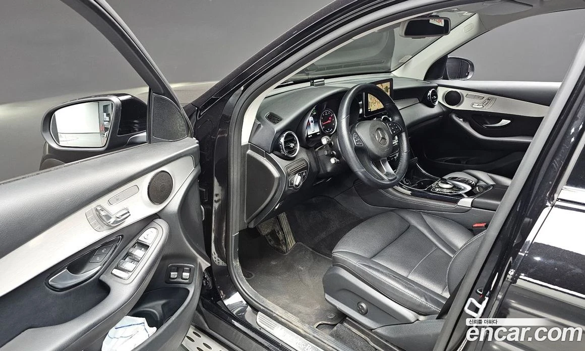 Mercedes-Benz GLC GLC350e 4MATIC, снимка 12 - Автомобили и джипове - 56117354