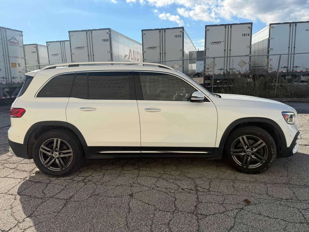 Mercedes-Benz GLB 250 4MATIC SUV | CARFAX | ��������������� | Mobile.bg � ����������� 4
