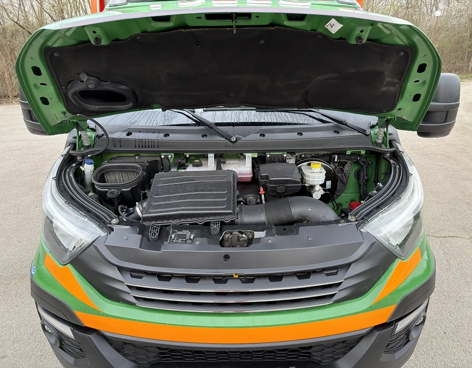 Iveco Daily 35S21* HI-MATIC* ЩОРИ* 4.60м* КЛИМА, снимка 15 - Бусове и автобуси - 54151755