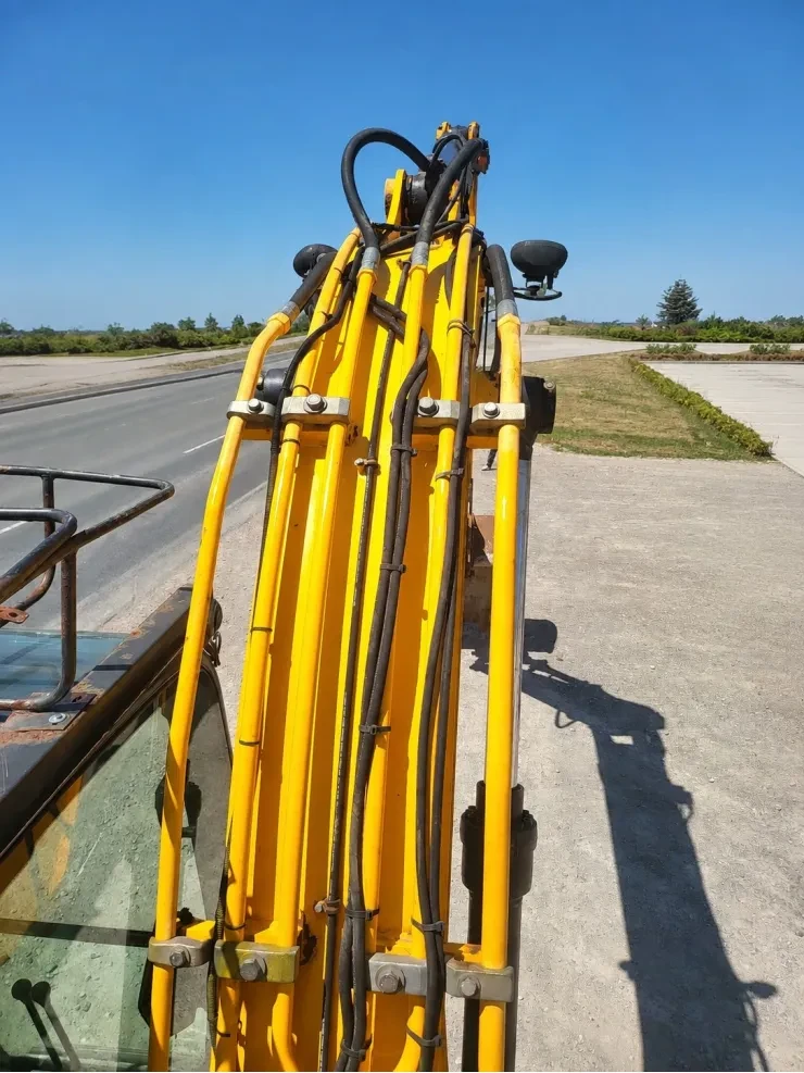 Багер JCB JS130LC, снимка 4 - Индустриална техника - 56079093