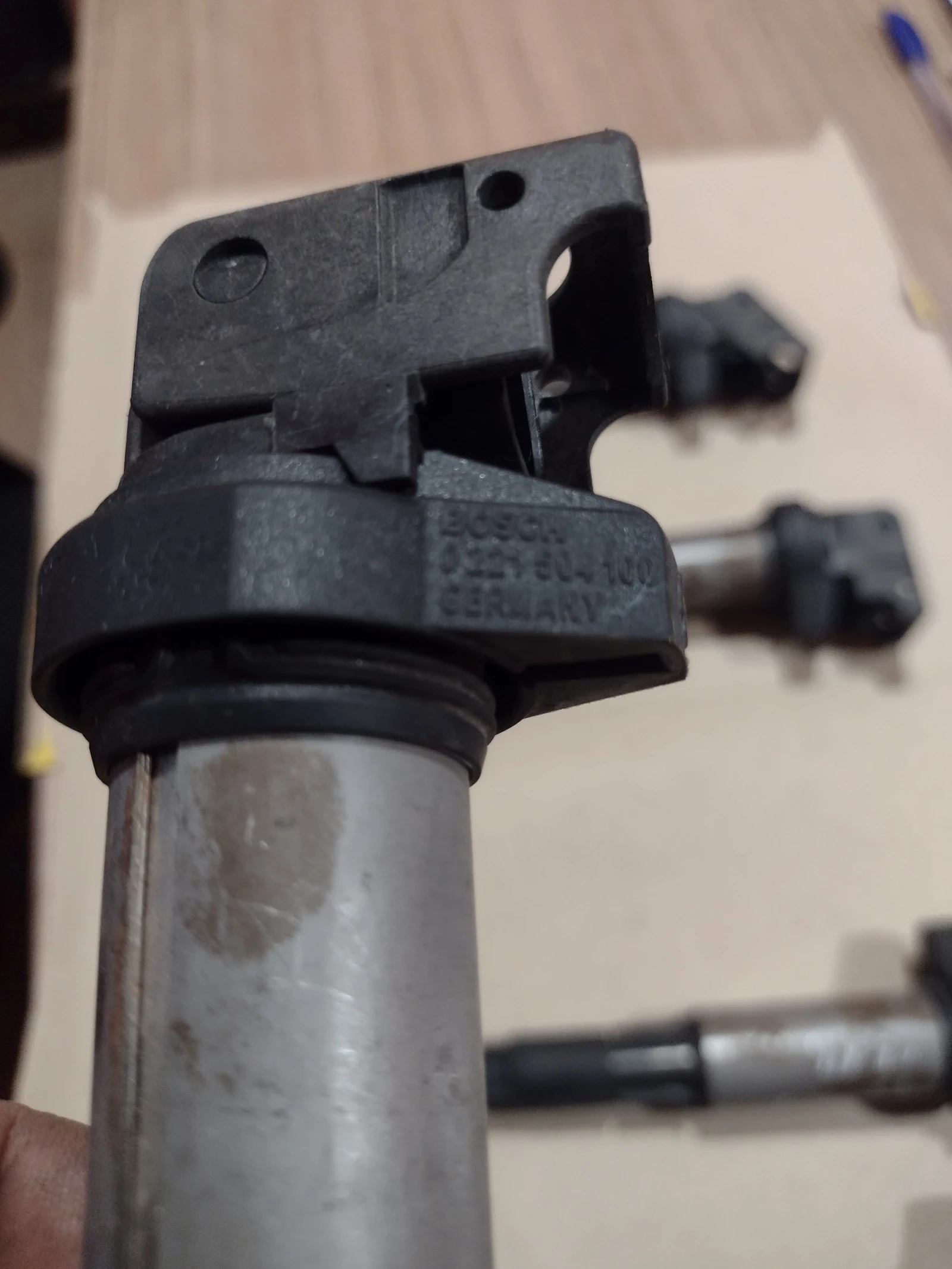 0221504100   BMW 3.0i  Bosch 0 221 504 100 | Mobile.bg   1