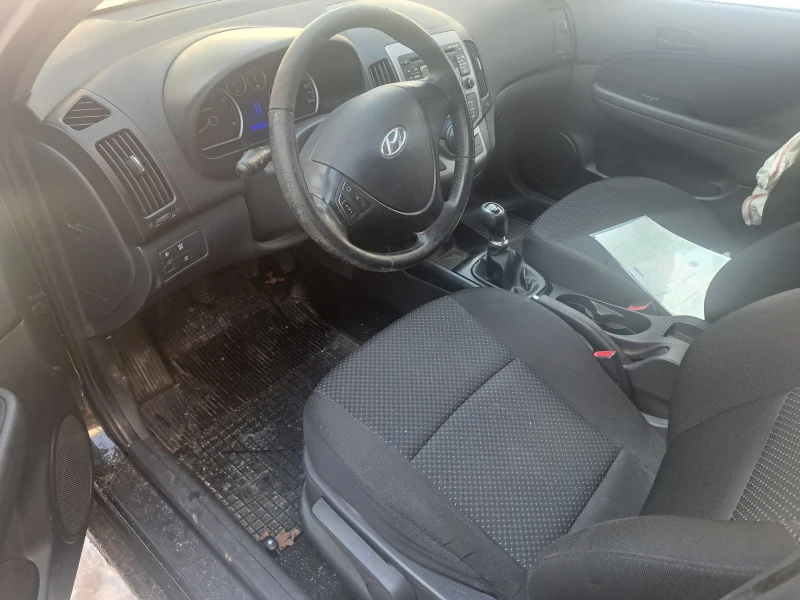 Hyundai I30 1.4 kombi benzin, снимка 7 - Автомобили и джипове - 47351443