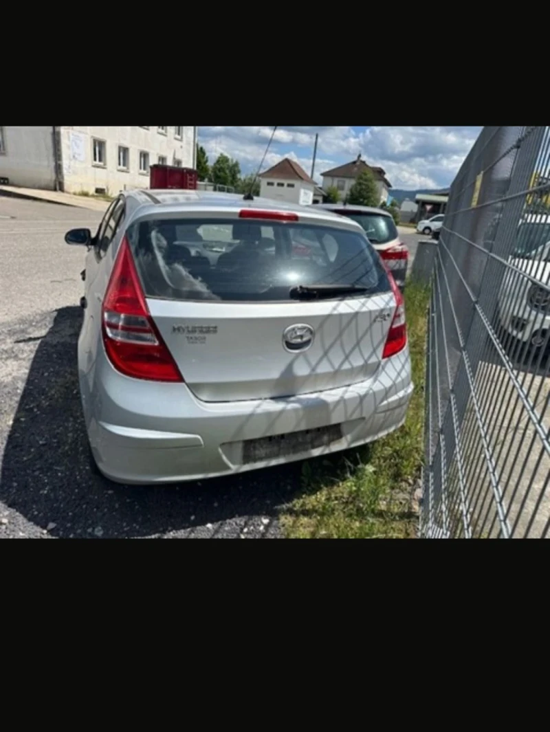 Hyundai I30 1.4 kombi/ хечбег benzin, снимка 5 - Автомобили и джипове - 52536792