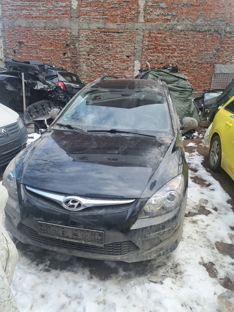 Hyundai I30 1.4 kombi benzin, снимка 1 - Автомобили и джипове - 47351443