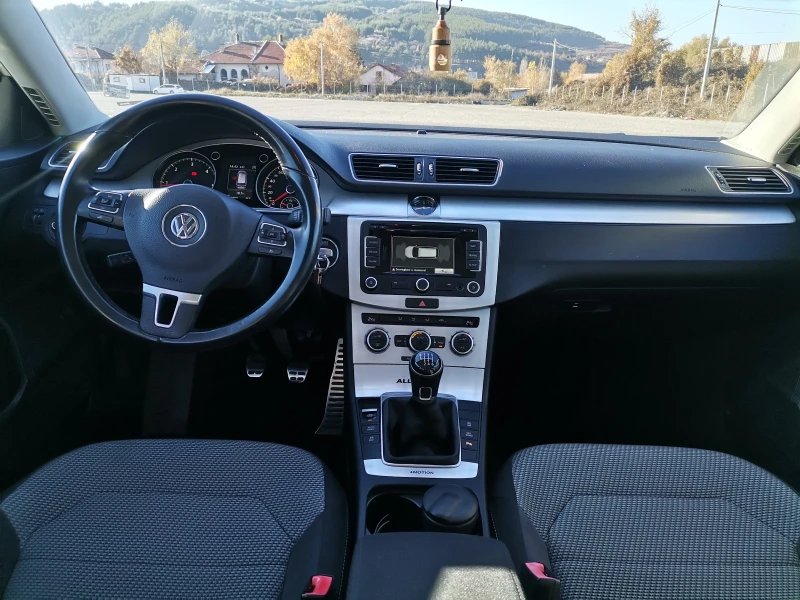 VW Passat Alltrack 2.0 TDI 140k.c., снимка 11 - Автомобили и джипове - 47554513