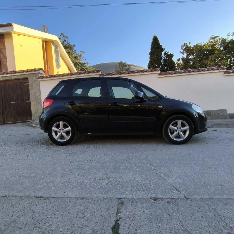 Suzuki SX4, снимка 8 - Автомобили и джипове - 47734463