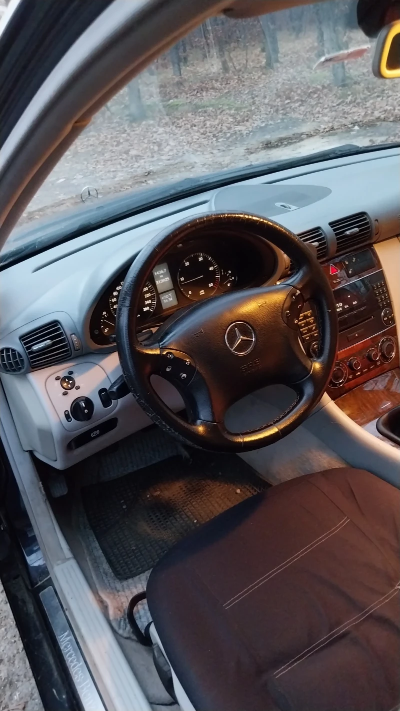 Mercedes-Benz C 220 2.2, снимка 8 - Автомобили и джипове - 48336931