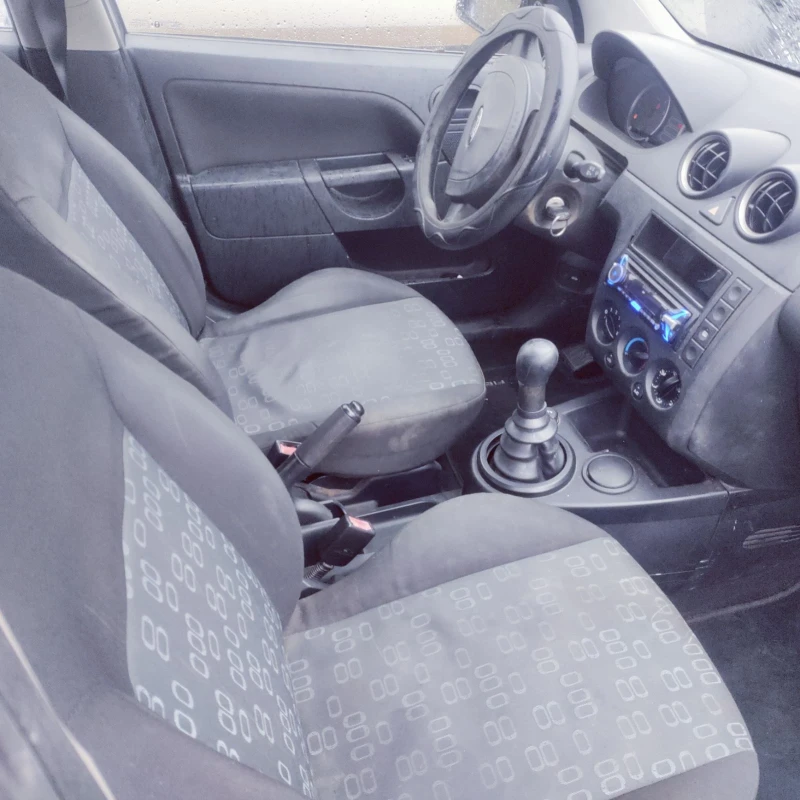 Ford Fiesta 1.6TDCI, снимка 13 - Автомобили и джипове - 49217571