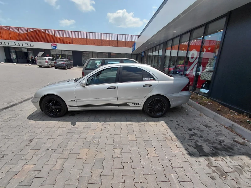 Mercedes-Benz 220 2.2, снимка 4 - Автомобили и джипове - 52259004