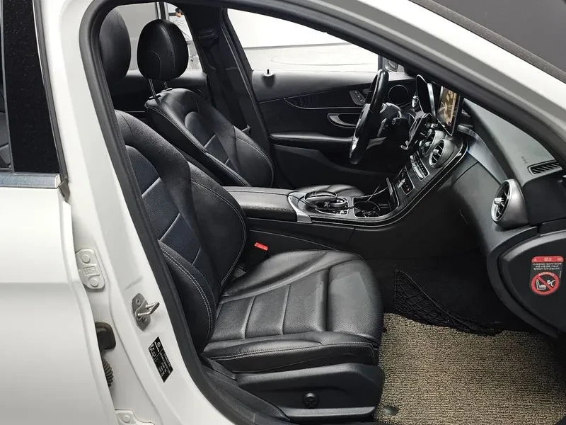 Mercedes-Benz C 200 AMG LINE, снимка 10 - Автомобили и джипове - 55111015