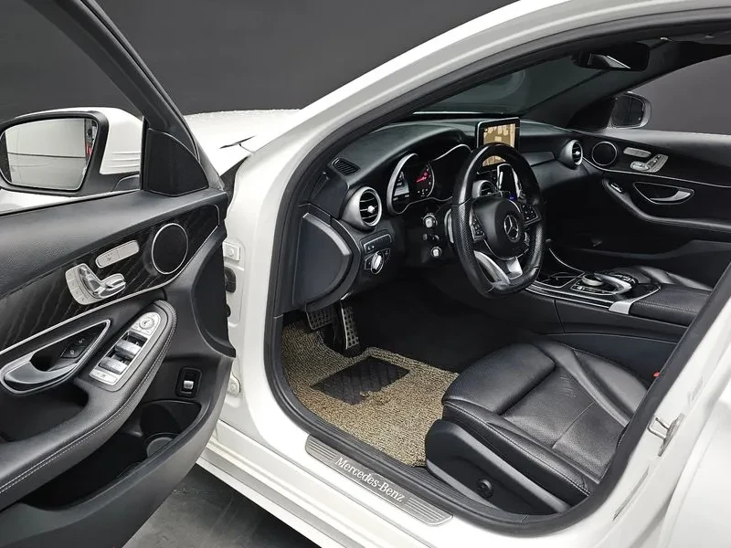 Mercedes-Benz C 200 AMG LINE, снимка 12 - Автомобили и джипове - 55111015