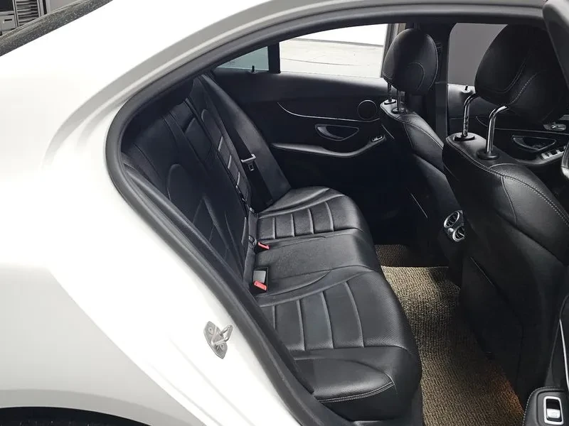 Mercedes-Benz C 200 AMG LINE, снимка 11 - Автомобили и джипове - 55111015