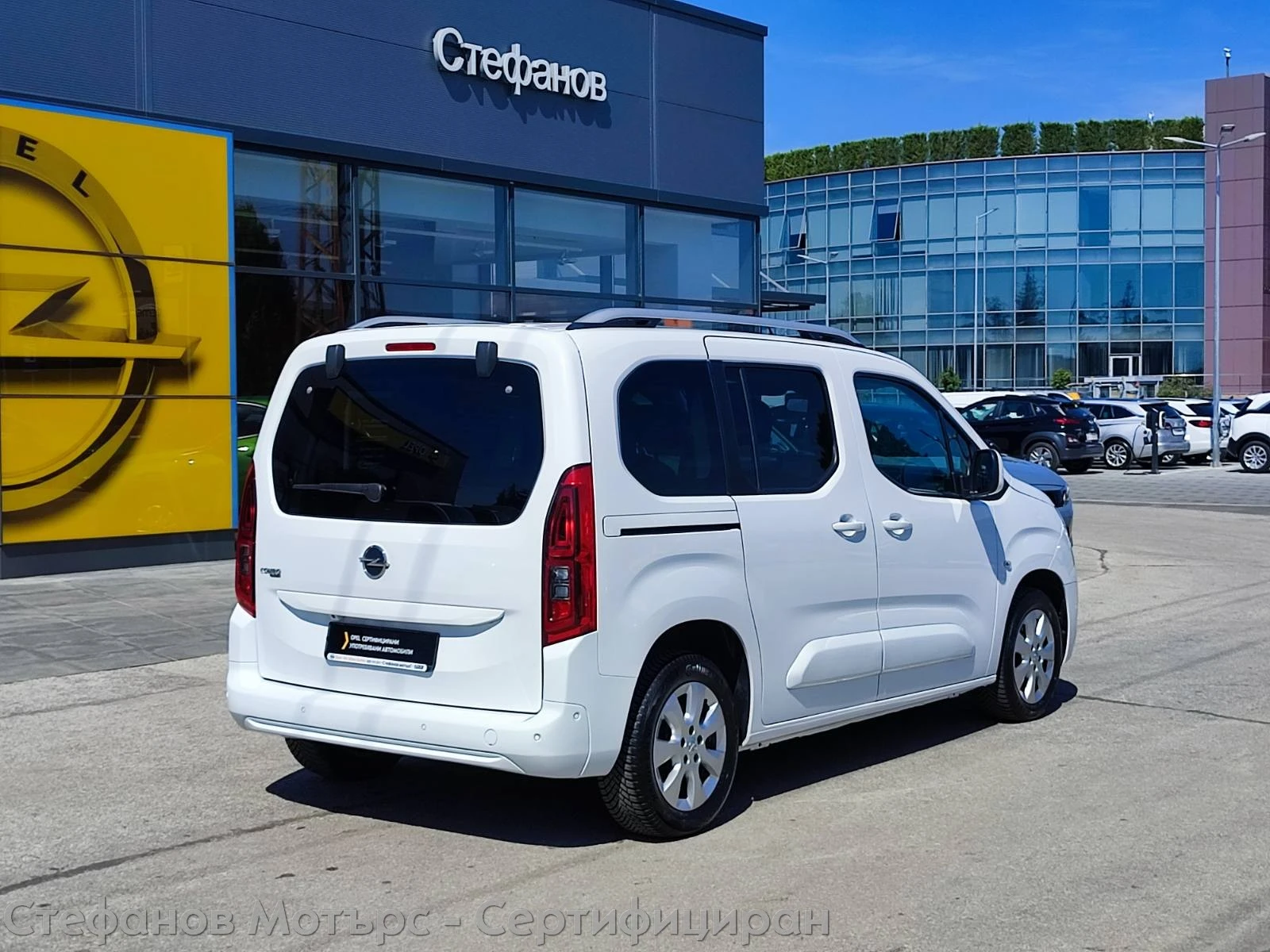 Opel Combo Life 4 1 Innovation 1.5D (102HP) MT5 - изображение 8