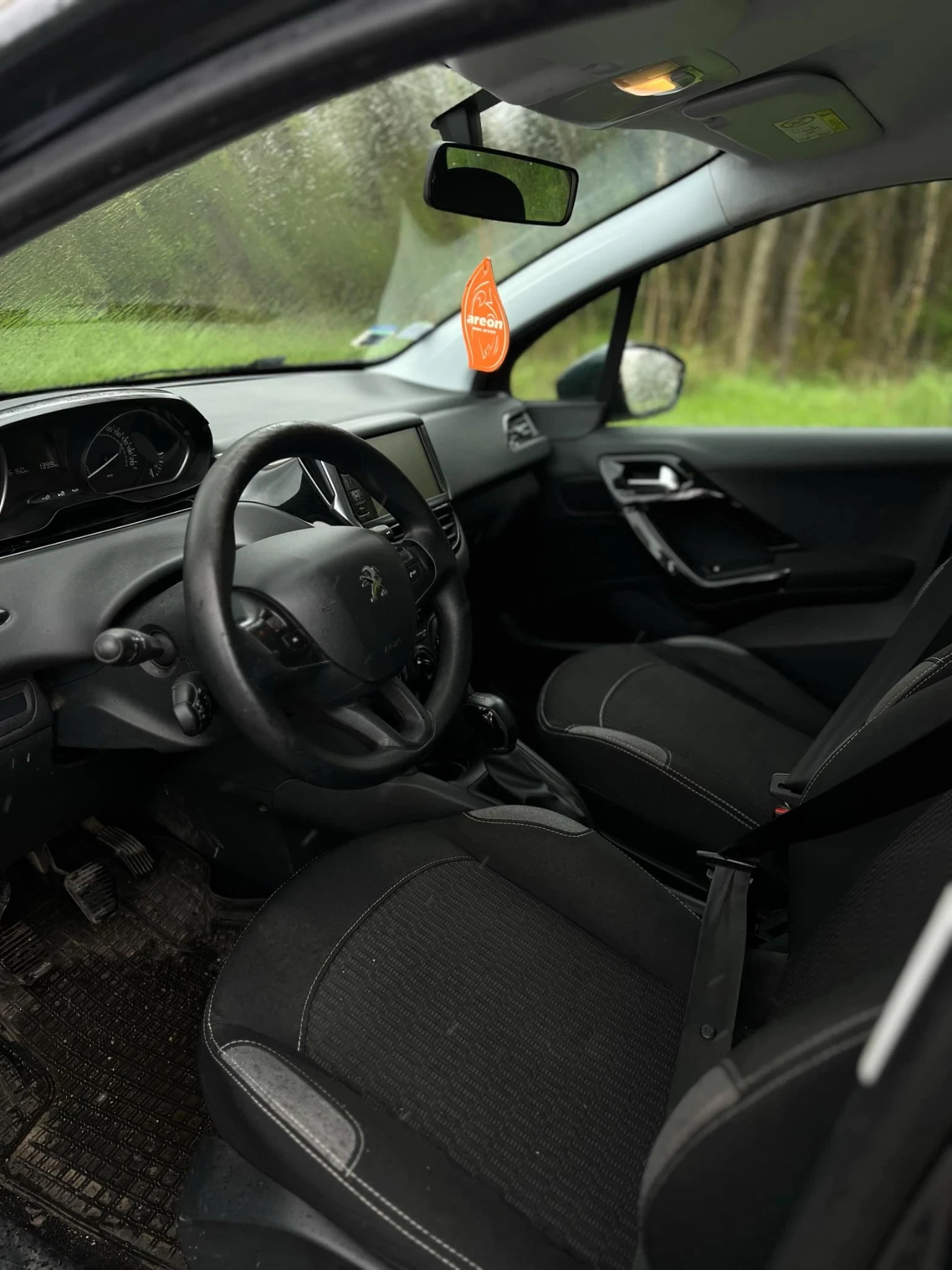 Peugeot 208 1.4 - изображение 6