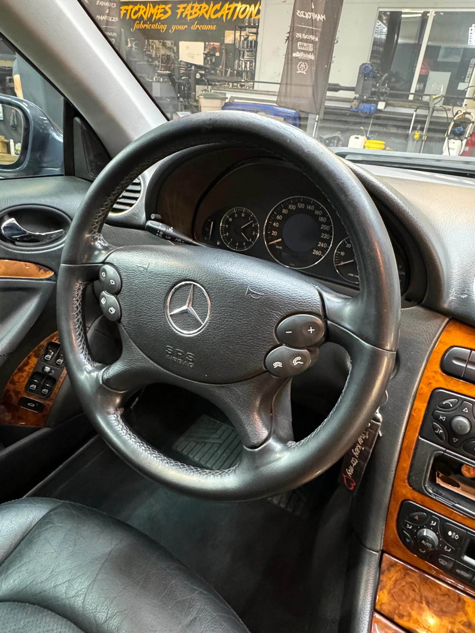 Mercedes-Benz CLK 2.4i Газов Инж. Перфектна!!! - изображение 7