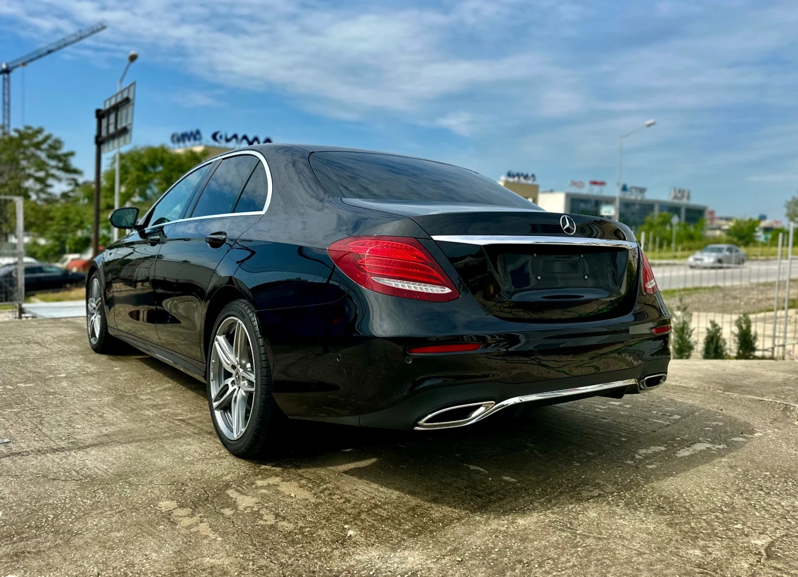 Mercedes-Benz E 220 AMG^DIGITAL^9G^EURO6^FULL-LED - изображение 3