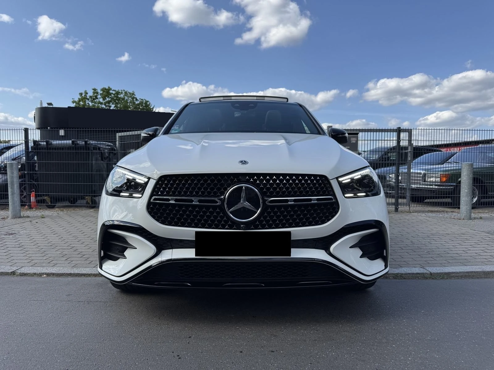 Mercedes-Benz GLE 450 d* AMG* COUPE* BURM 3D* PANO* HUD* DISTR* 360 CAM* - изображение 2