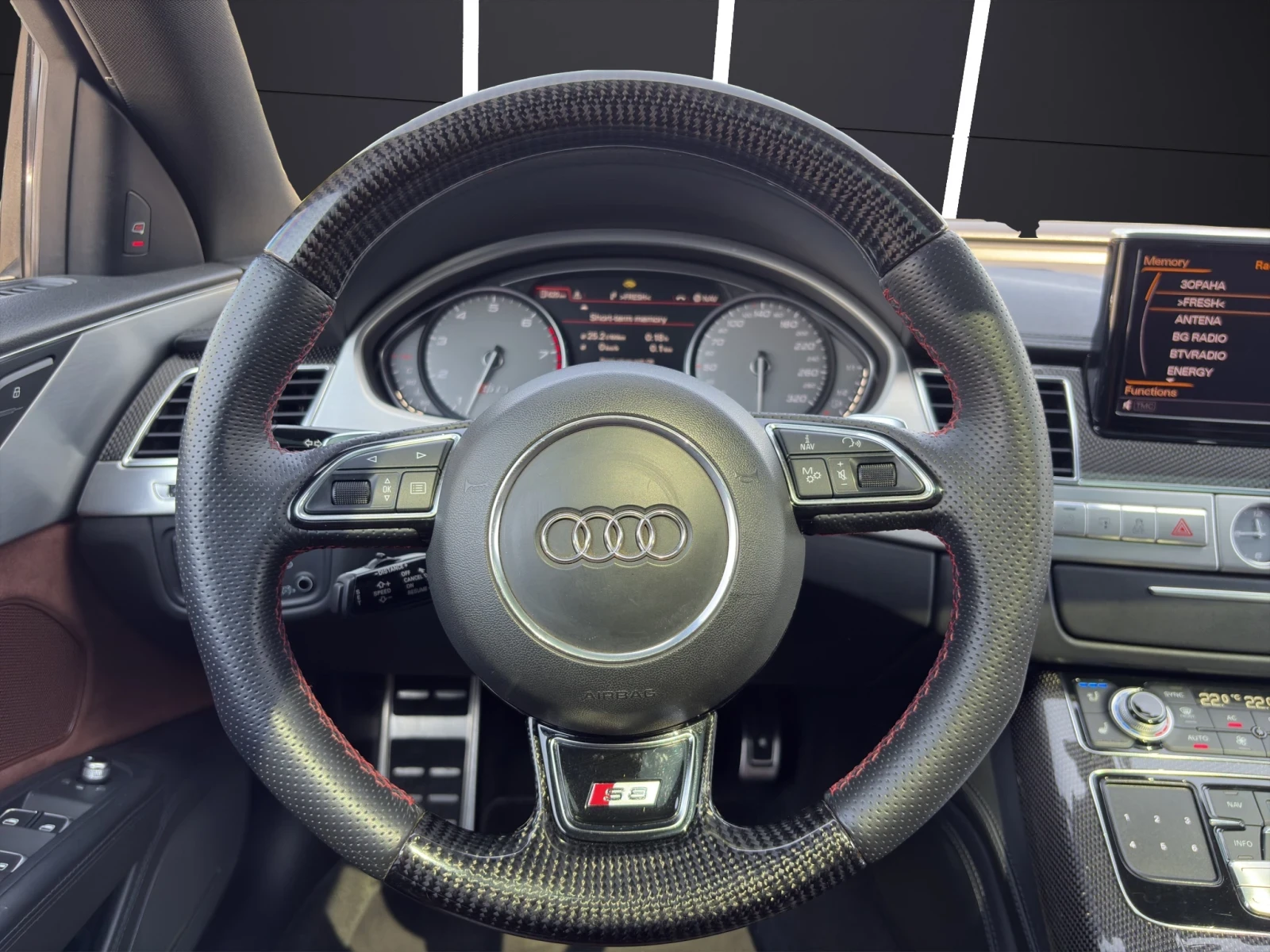 Audi S8 CARBON* MEMORY* 360CAM* DISTR* PANO* BOSE*  - изображение 10