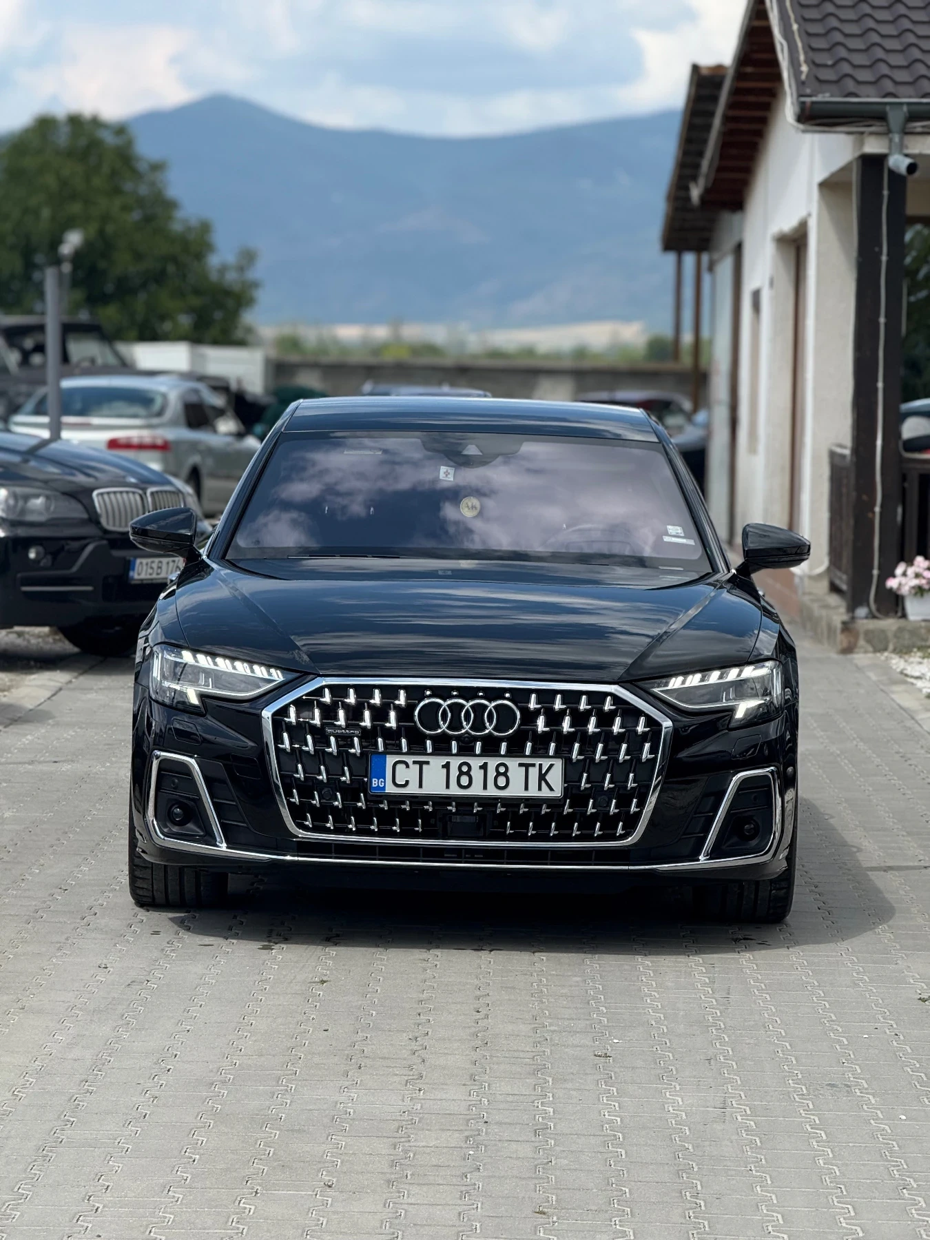 Audi A8 32.000км* Уникална* Гаранция до 2028* Топ* Фулл*  - изображение 2