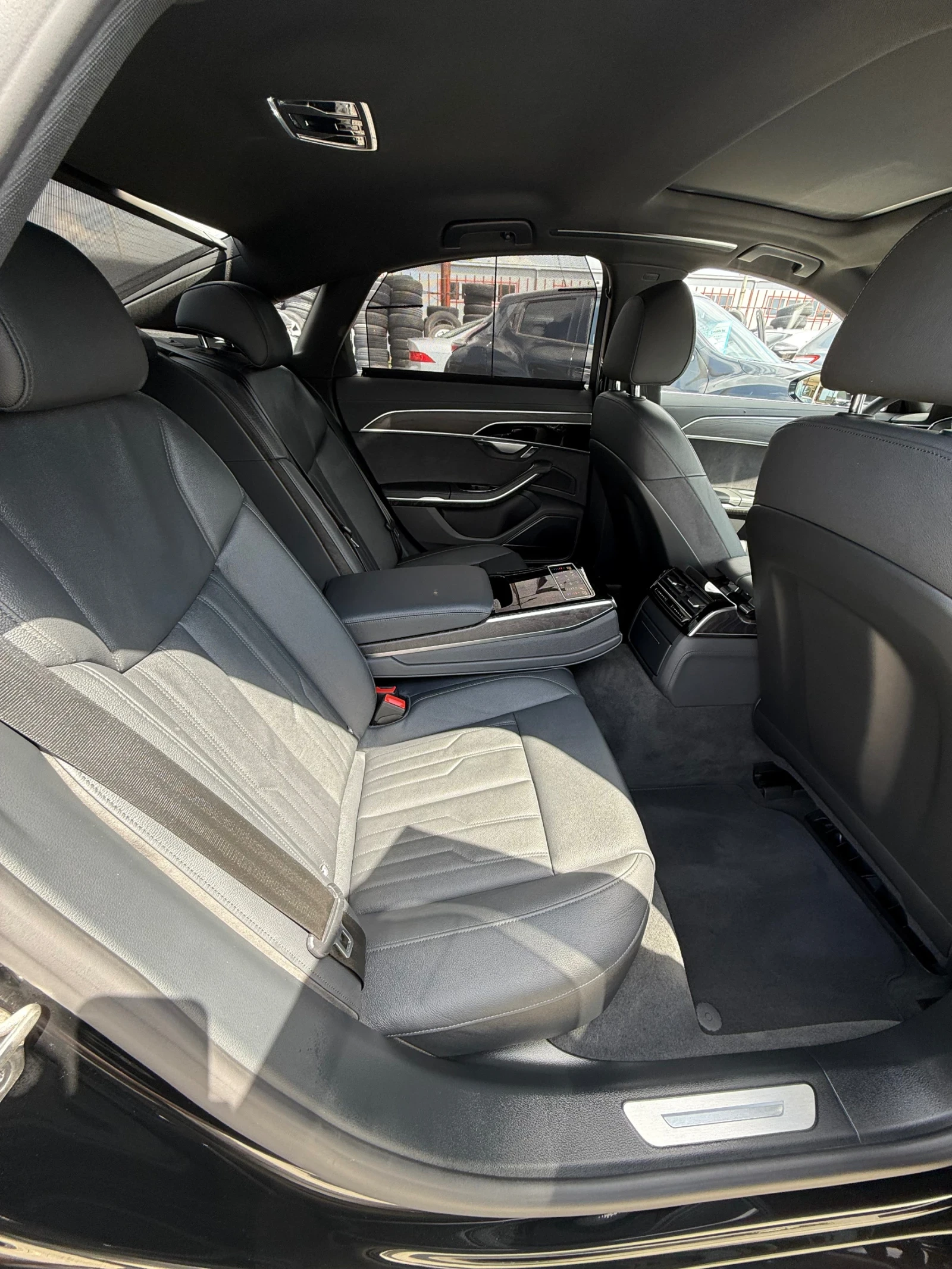 Audi A8 32.000км* Уникална* Гаранция до 2028* Топ* Фулл*  - изображение 6