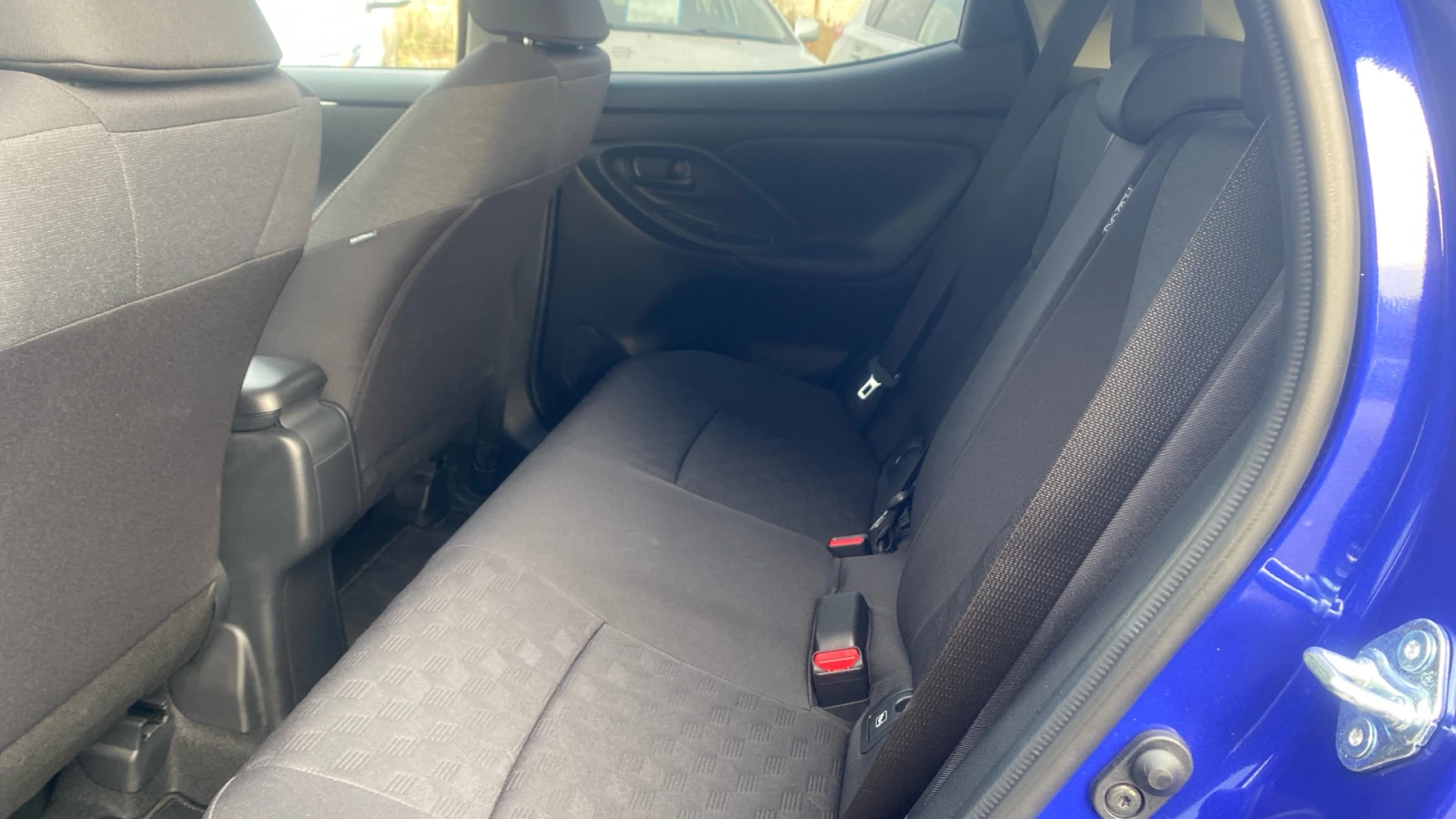 Toyota Yaris 1.5 HSD Chic Plus | Mobile.bg   13