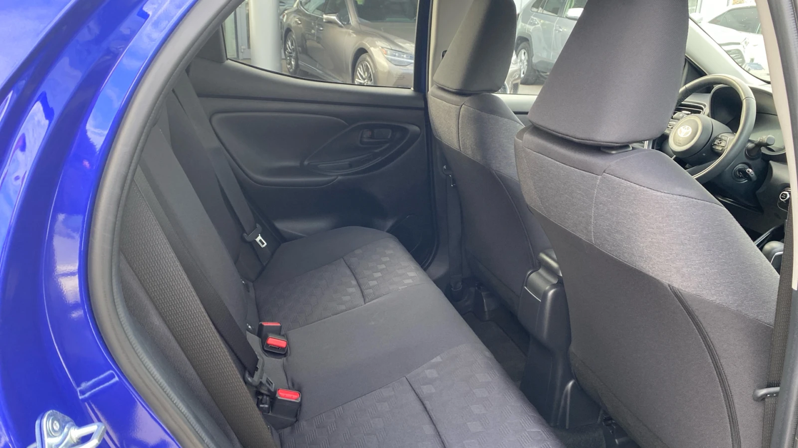 Toyota Yaris 1.5 HSD Chic Plus - изображение 10