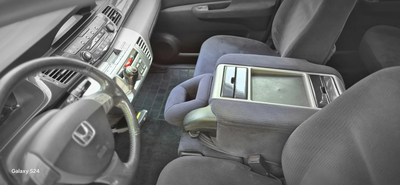 Honda Fr-v, снимка 10 - Автомобили и джипове - 53440548